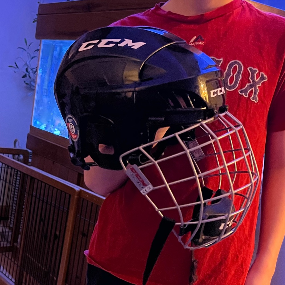 Youth hockey helmet size extra small used maybe 10 times or less